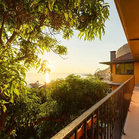Villa Yellow By The Sea House By Caelis Inspire Paul do Mar (Madeira)
